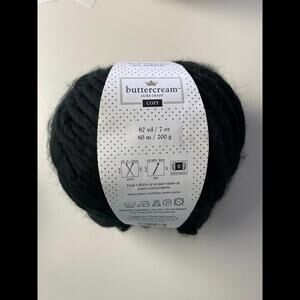 Buttercream Luxe Craft Cozy Super Bulky Yarn black‎